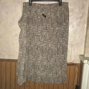 4/$10🌻🌻Brown,tan & white vintage Leslie Fay skirt (18)